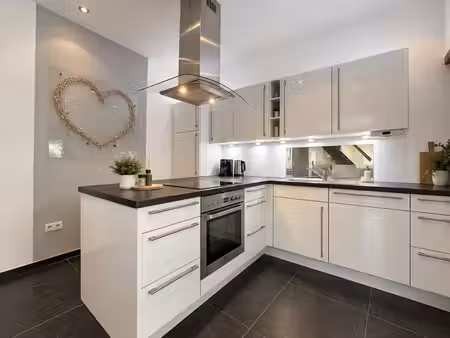 a louer : maison 3ch avec jardin et terrasse