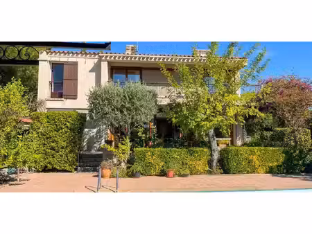 maison avec piscine et jardin la ciotat (13)
