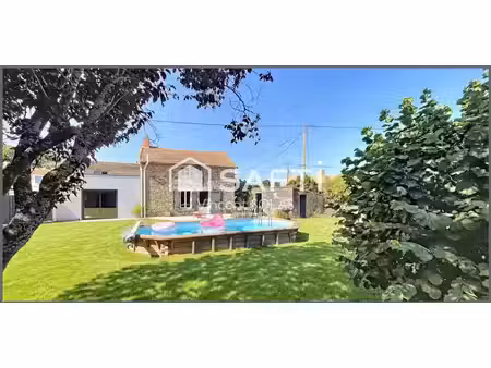 maison en pierre rénovée de 210 m² sur 937 m² - 6 chambres - 3 sde - 3 wc - piscine