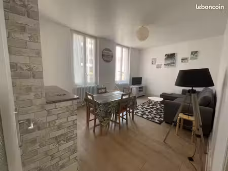 beau t2 meublé quartier jasmin