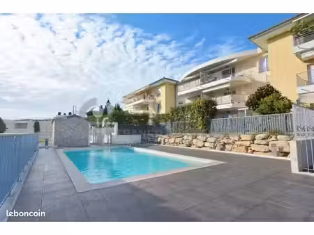 studio 1 pièce 26 m²