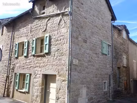 location maison de village