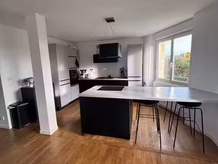 à louer – appartement meublé t3 lumineux de 71 m²