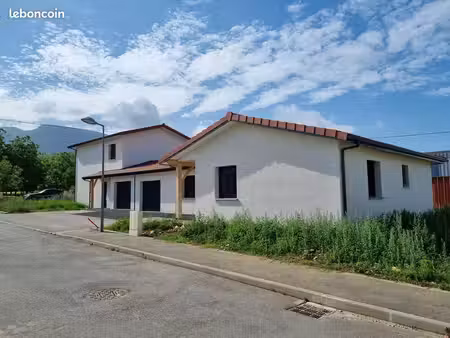 villa 4 pièces 92 m²