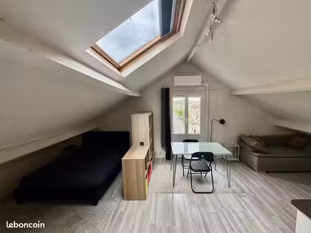 loue grand studio meublé  cosy et lumineux proche du raincy