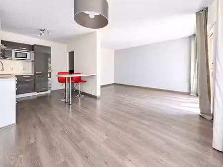 t3 de 65 32 m² – évian-les-bains  secteur quai paul léger / lac