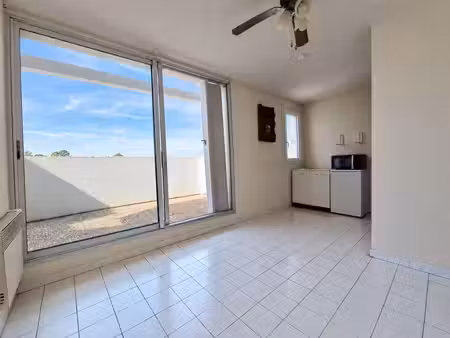 a vendre - grau du roi - studio avec terrasse