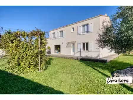 maison 4 chambres  piscine  grand garage camping-car et terrain de 1 500 m²
