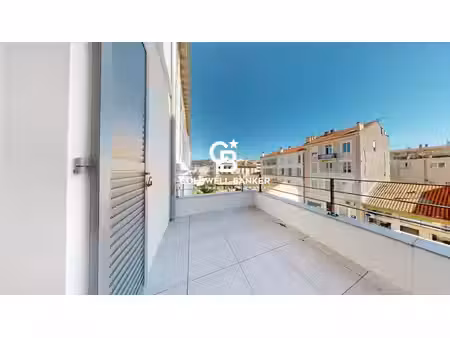 cannes centre  maison neuve aux prestations modernes et terrasses ensoleillées