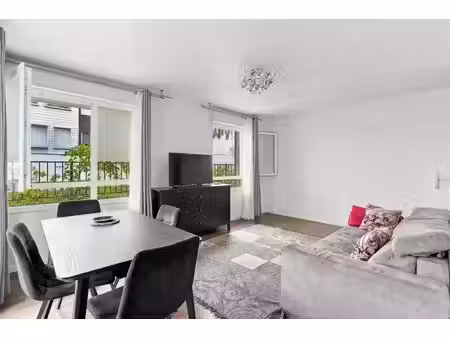 appartement 3 pièces de 61 m² à la courneuve