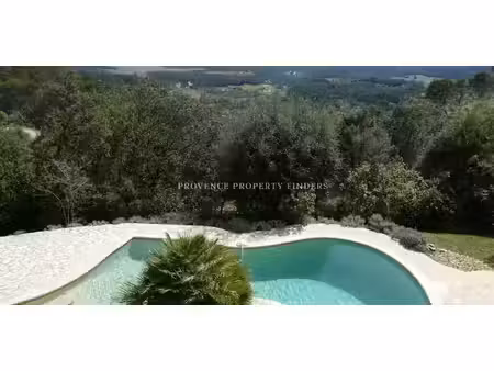 maison avec piscine et terrasse lorgues (83)