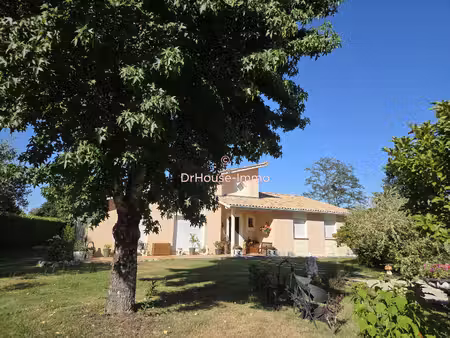 charmante maison de campagne de 5 chambres avec grand terrain à sainte-hélène