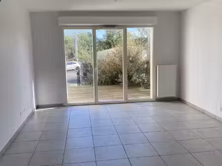 maison de ville t3 avec jardin à salleboeuf