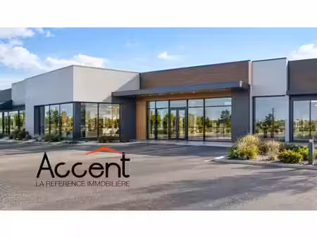 à vendre local commercial / professionnel de 1 000 m2 onet-le-château (12) zone commercia