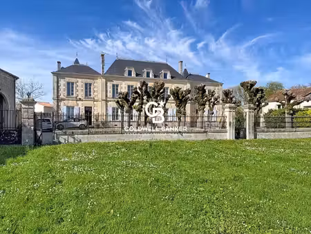 vente demeure d'exception à aumagne (17770) : à vendre / 1000m² aumagne