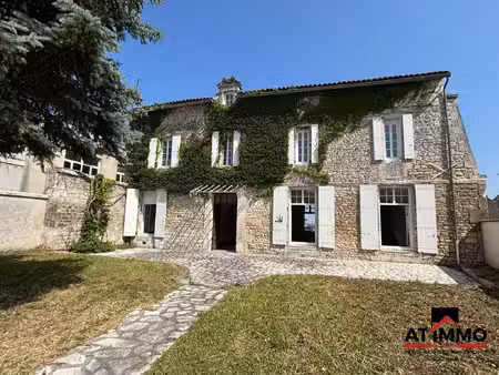 vente maison à angoulême (16000) : à vendre / 308m² angoulême