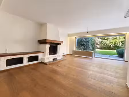 appartement te huur in berchem met 3 slaapkamers