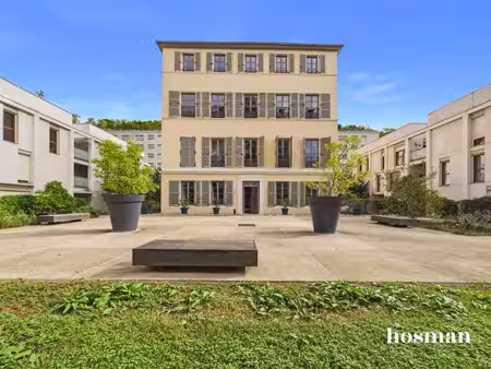 appartement t3 traversant dans copropriété arborée et bâtisse de caractère - exposition ou