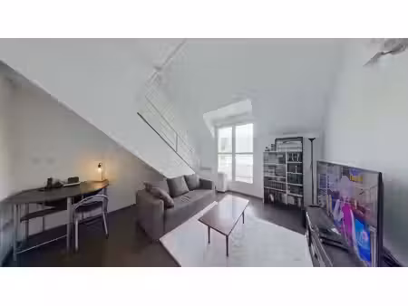 t2 en duplex de 31 m² - ste radegonde proche iut - actuellement loué