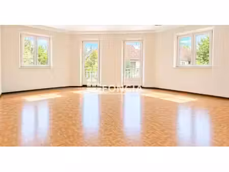 appartement 4 pièces 84 m2 avec grande terrasse ainsi qu'un box à emerainville
