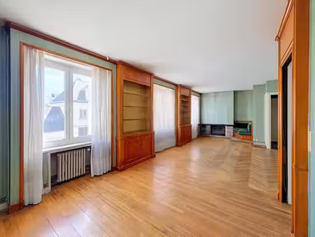 exclusivité lorient : bel appartement t6 avec stationnement situé à nouvelle-ville