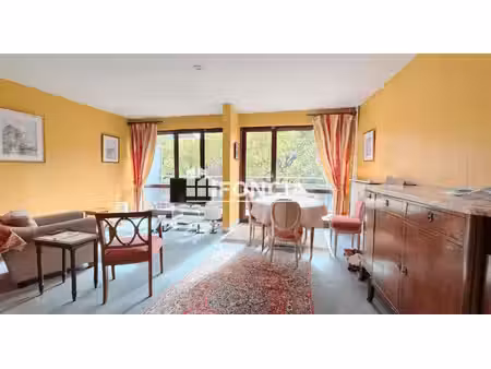 spacieux 3 pièces traversant  lumineux avec balcon