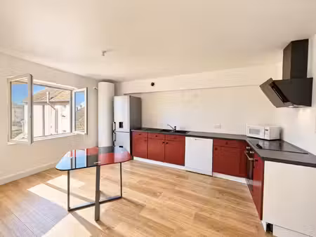 en exclusivité à ronchamp : bel appartement rénové de 115 m2