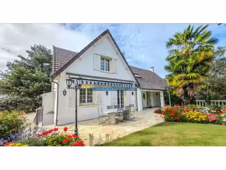 maison d'exception 221m2 + terrain 1091m2 + garage