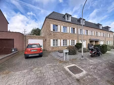 huis te huur in brasschaat met 4 slaapkamers