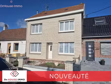 maison de ville de 130 m2 4chambres avec jardin avec grenier aménageable.