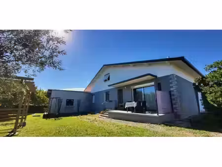 montréjeau (31210) – maison rénovée 1974 avec 5 chambres  terrain de 719 m²  chauffage mul