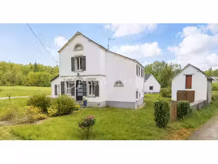 charmante maison de caractere - 5 pieces avec jardin - dependances