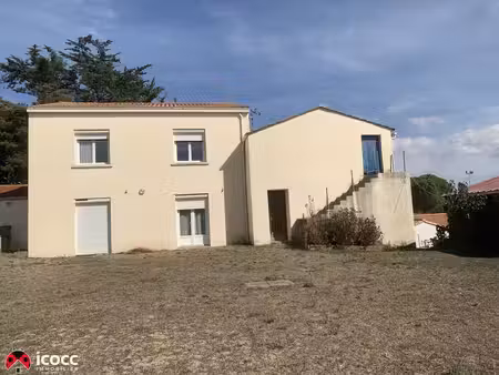 maison en pierre à rénover à l'intérieur