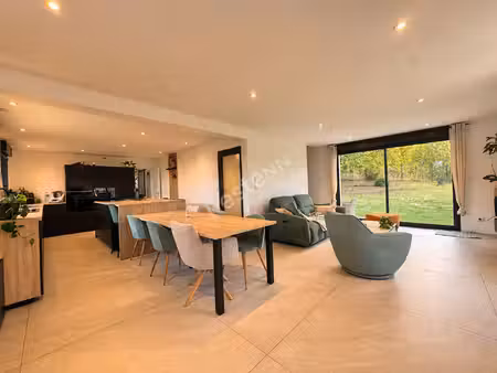 pavillon rénové ? 120 m² ? terrain de 1 641 m² -saint sauflieu