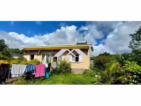 maison f6 de 190 m² sur 500 m² arborés saint benoit