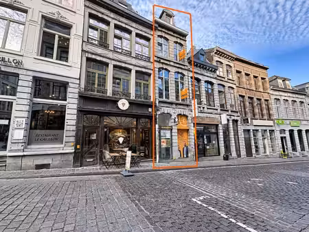 immeuble mixte idéalement situé à deux pas de la grand-place
