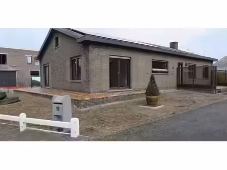 maison à louer à evergem pour € 1.250 avec 3 chambres à coucher