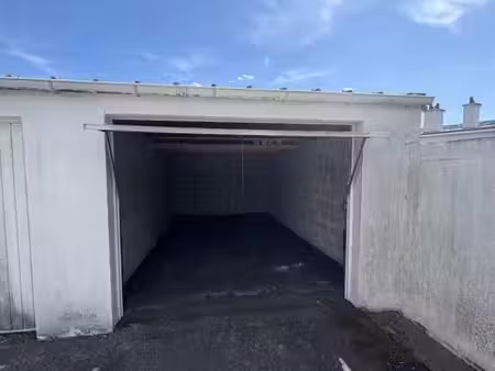 garage/box 16 m² lorient