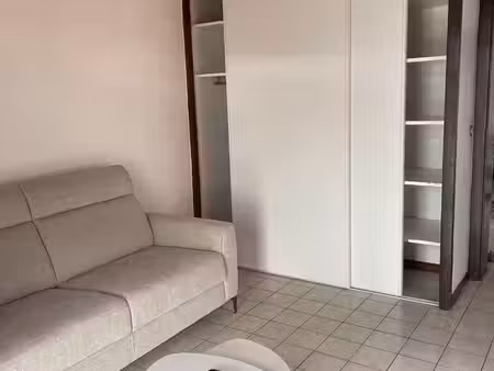studio meublé 30 m² avec balcon  cave et parking privé – ugine