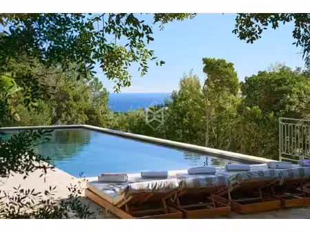 location maison piscine à cavalaire-sur-mer (83240) : à louer piscine / 320m² cavalaire-su