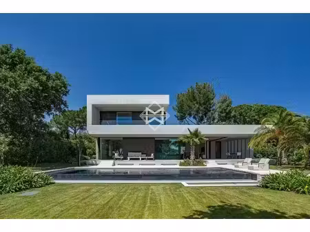 location maison piscine à la croix-valmer (83420) : à louer piscine / 260m² la croix-valme
