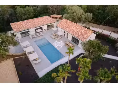 location maison piscine à la croix-valmer (83420) : à louer piscine / 430m² la croix-valme