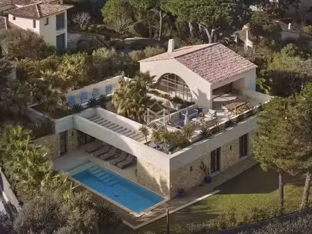 location maison bord de mer à ramatuelle (83350) : à louer bord de mer / 260m² ramatuelle