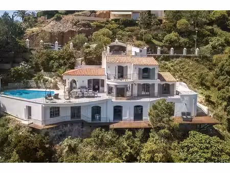 location maison piscine à saint-raphaël (83530) : à louer piscine / 250m² saint-raphaël
