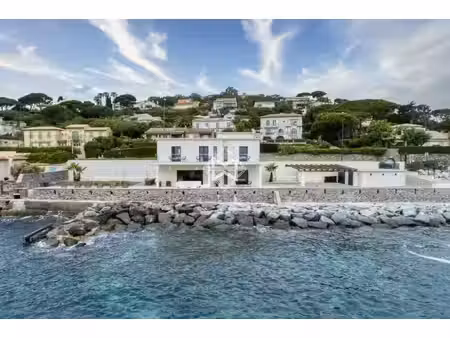 location maison à sainte-maxime (83120) : à louer / 220m² sainte-maxime