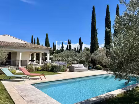 location maison piscine à eygalières (13810) : à louer piscine / 180m² eygalières