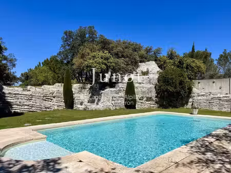 location maison piscine à fontvieille (13990) : à louer piscine / 150m² fontvieille