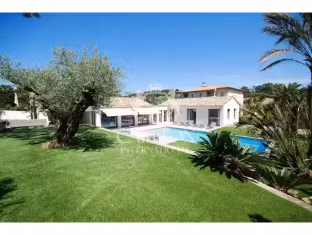 location maison piscine à saint-tropez (83990) : à louer piscine / 325m² saint-tropez