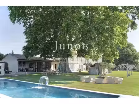 location maison piscine à arles (13104) : à louer piscine / 300m² arles