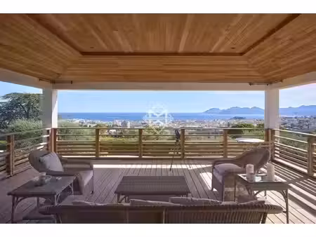 location maison bord de mer à cannes (06150) : à louer bord de mer / 550m² cannes